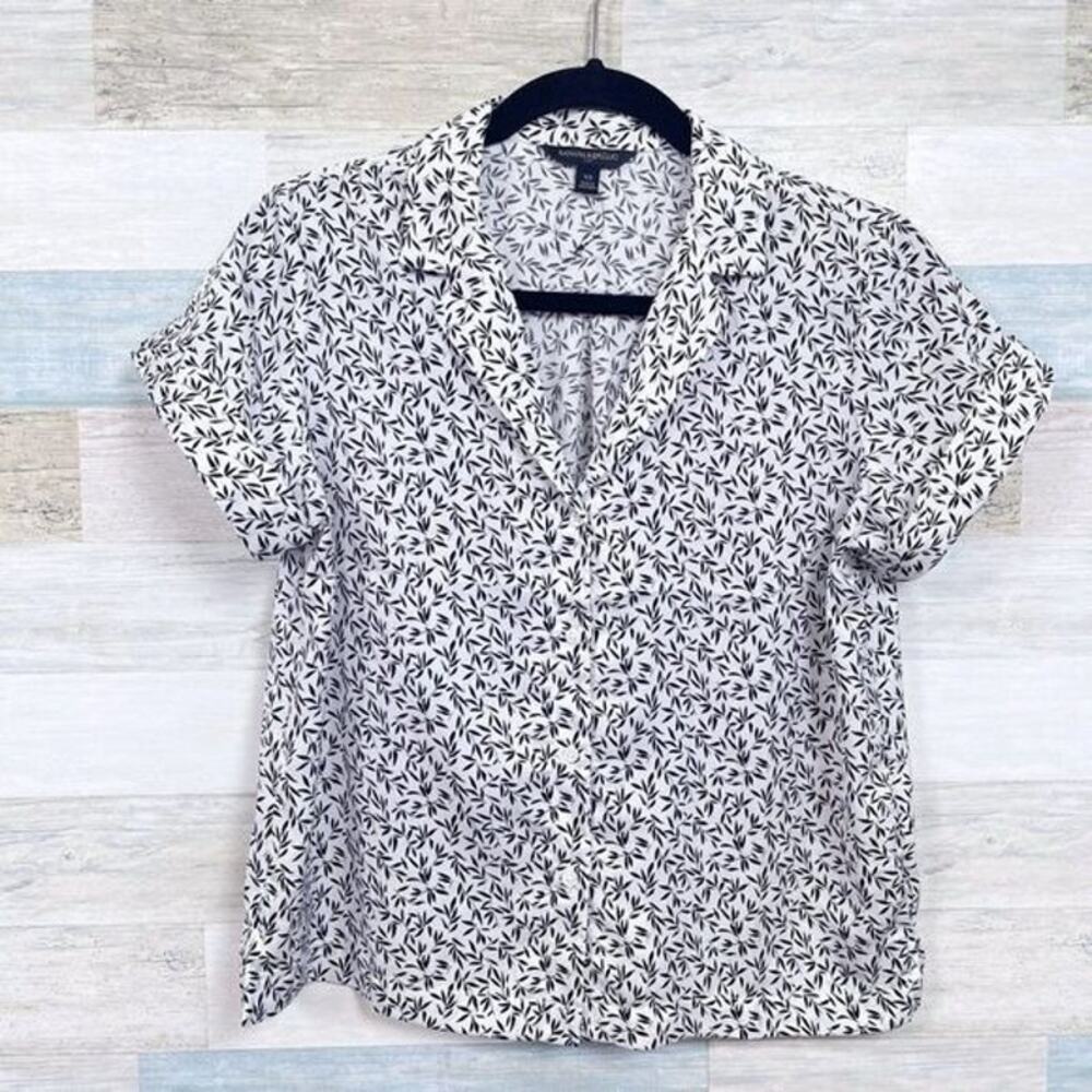 BANANA REPUBLIC Notch Collar Button Up Shirt White Black Floral Womens XS